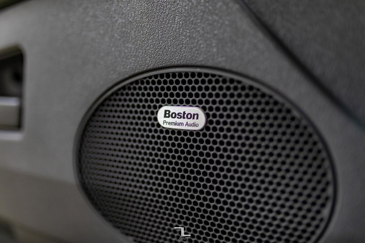 2007 Jeep Grand Cherokee 4x4 Overland Leather Roof Diesel Red Deer AB