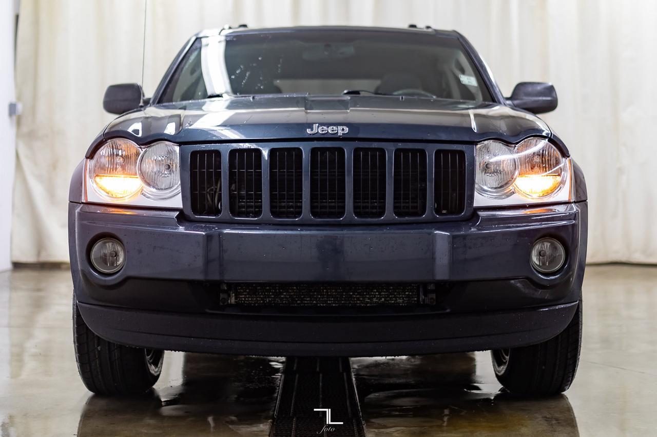 2007 Jeep Grand Cherokee 4x4 Overland Leather Roof Diesel Red Deer AB