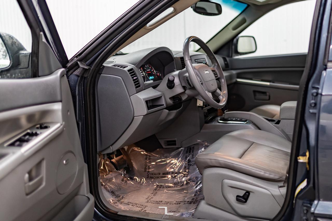 2007 Jeep Grand Cherokee 4x4 Overland Leather Roof Diesel Red Deer AB