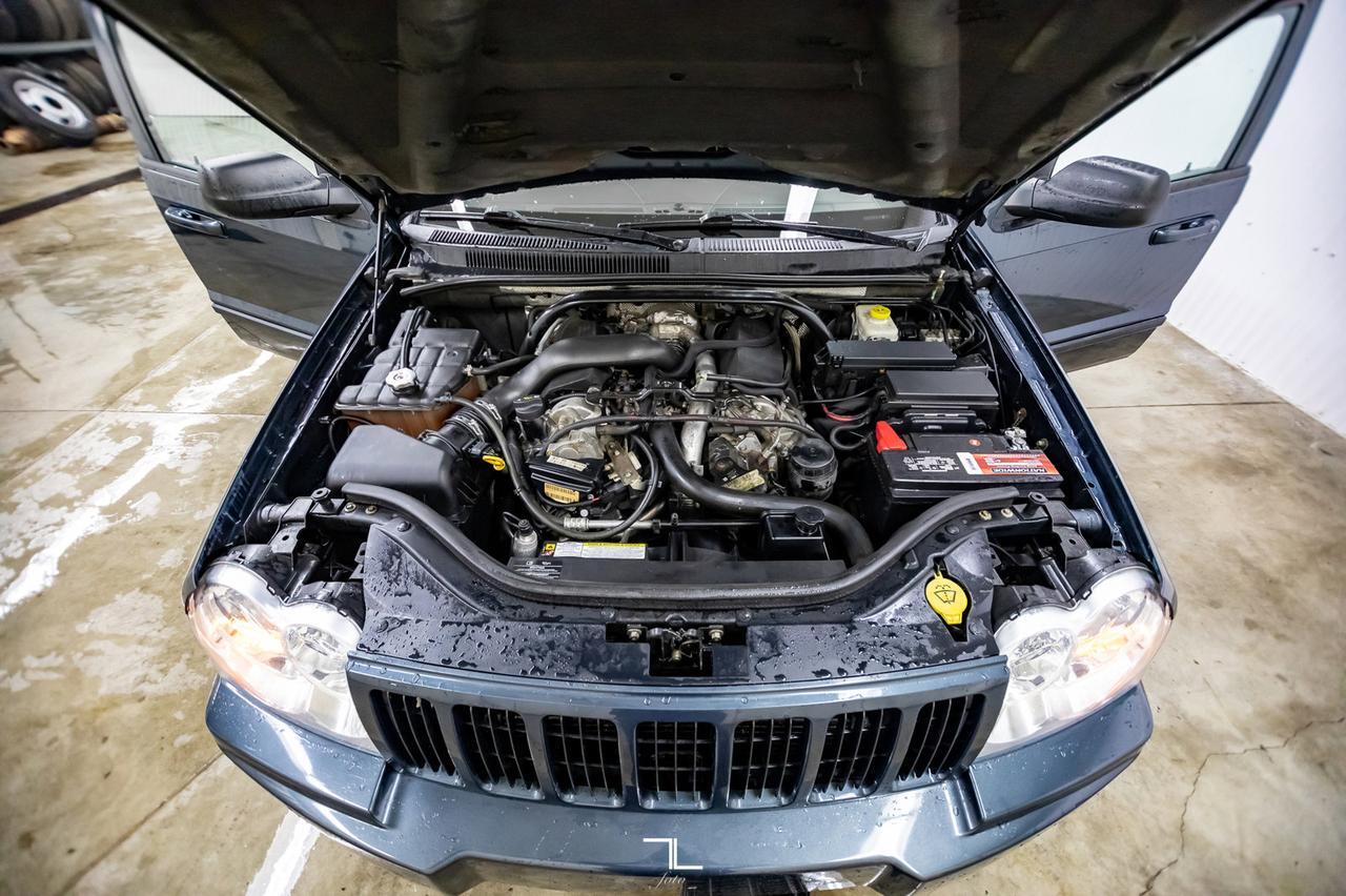 2007 Jeep Grand Cherokee 4x4 Overland Leather Roof Diesel Red Deer AB