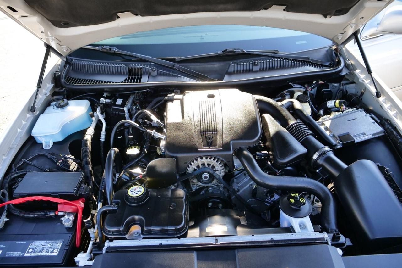 2007 Lincoln Town Car Signature / Leather Seating / 4.6L V8! Lincolnton NC