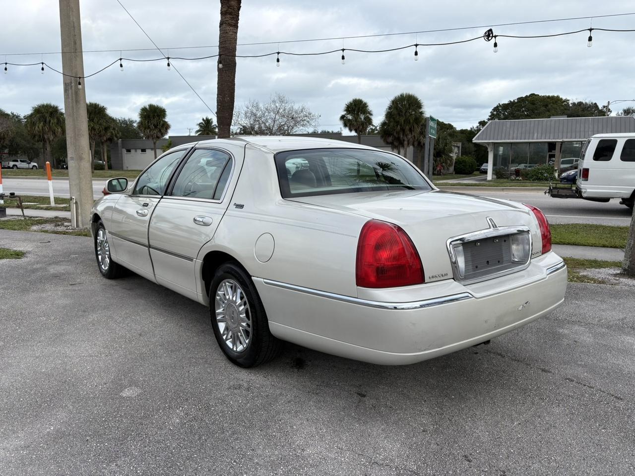 2007 Lincoln Town Car Signature Limited