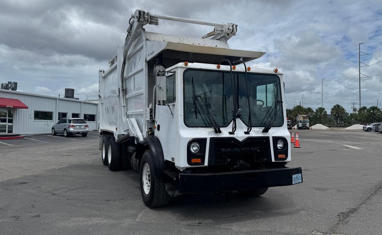 2007 Mack MR688S 40 yd. EZ Pack Front Loader Garbage Truck Tampa FL