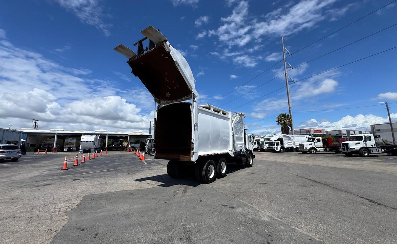 2007 Mack MR688S 40 yd. EZ Pack Front Loader Garbage Truck Tampa FL