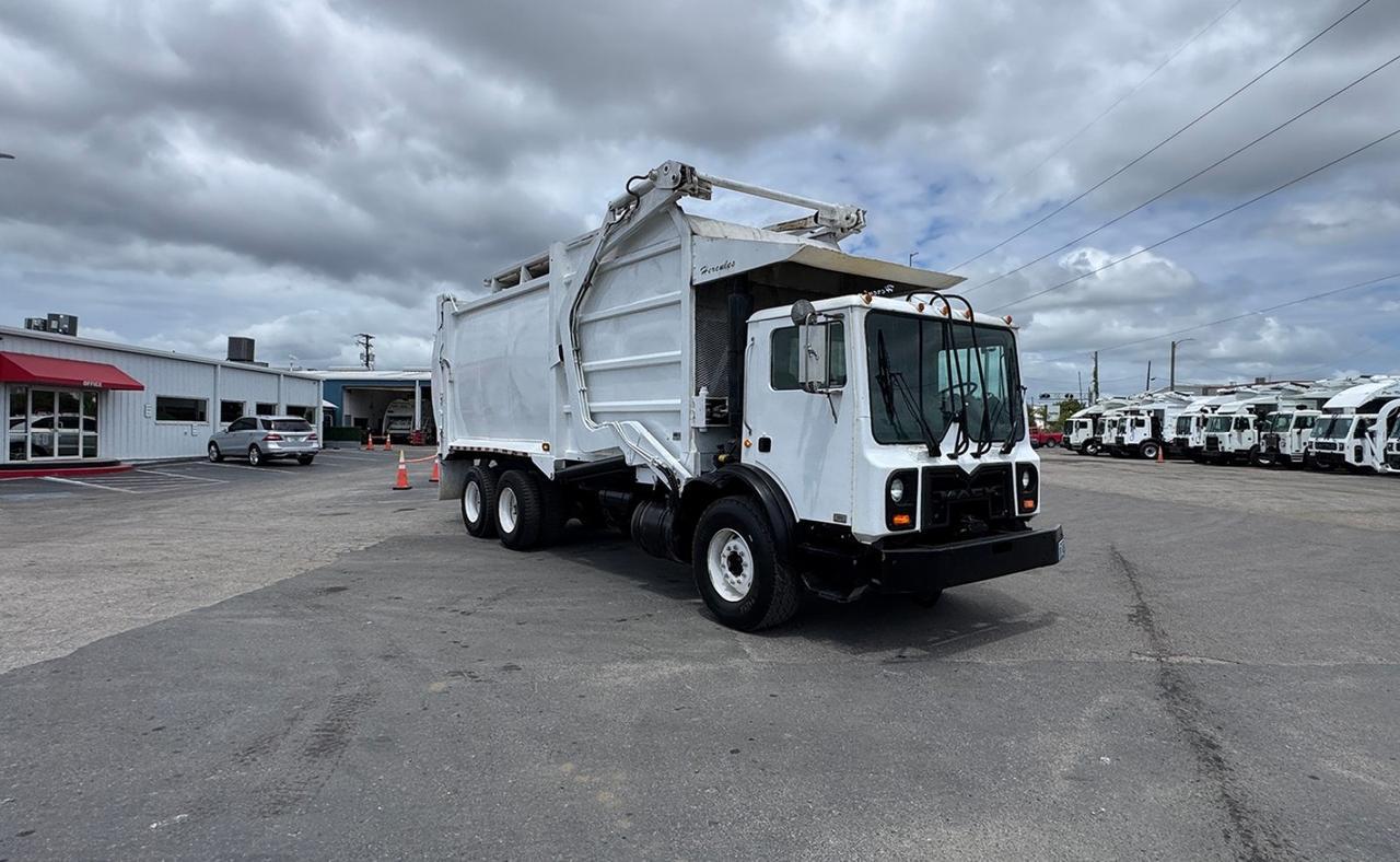 2007 Mack MR688S 40 yd. EZ Pack Front Loader Garbage Truck