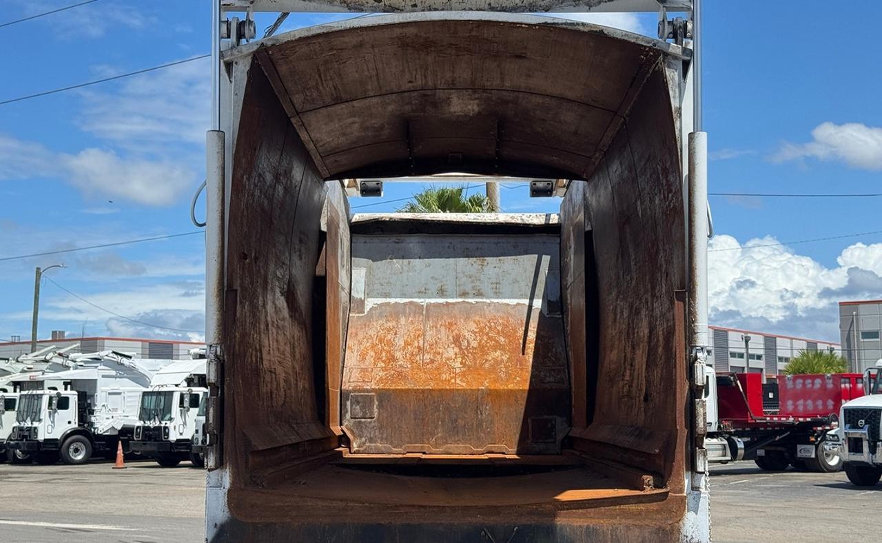 2007 Mack MR688S 40 yd. EZ Pack Front Loader Garbage Truck Tampa FL