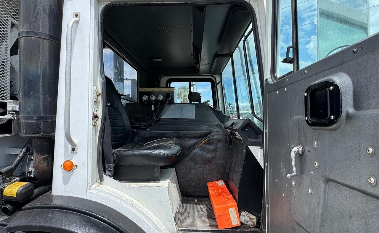 2007 Mack MR688S 40 yd. EZ Pack Front Loader Garbage Truck Tampa FL