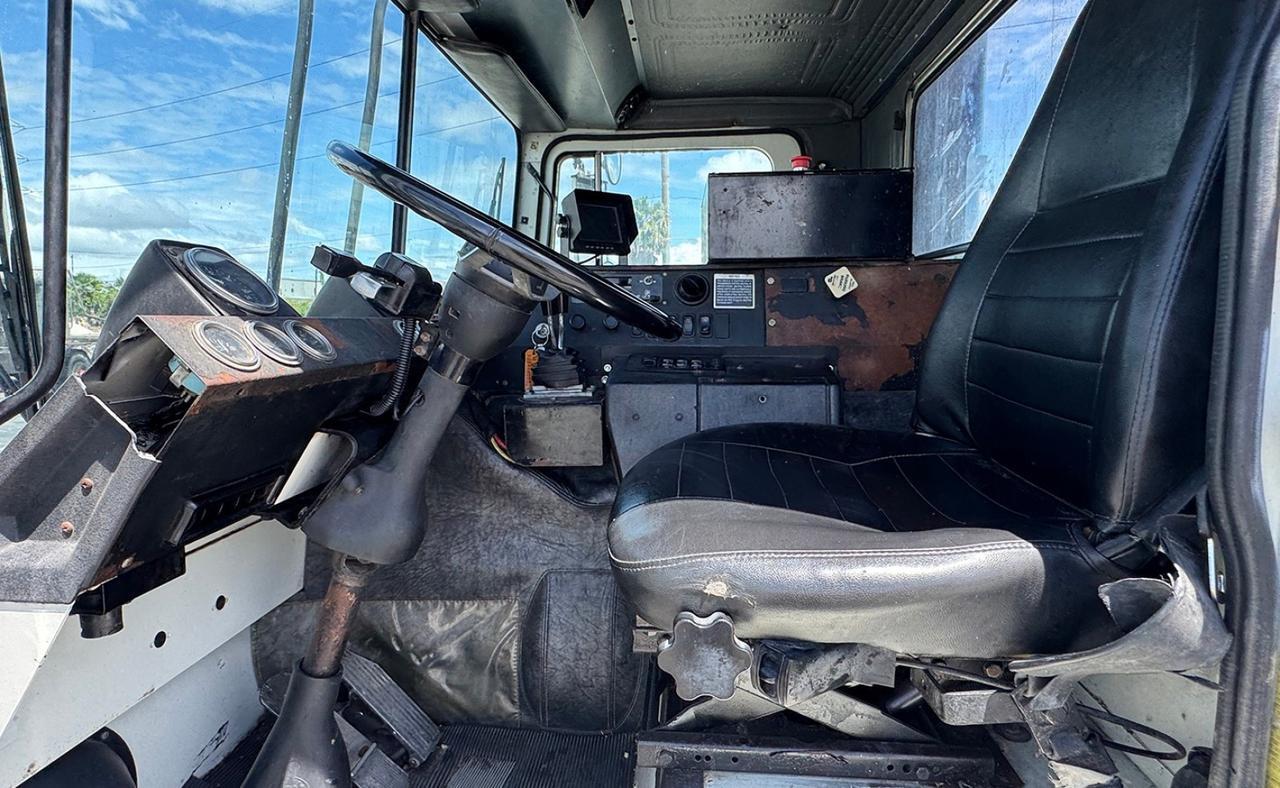 2007 Mack MR688S 40 yd. EZ Pack Front Loader Garbage Truck Tampa FL