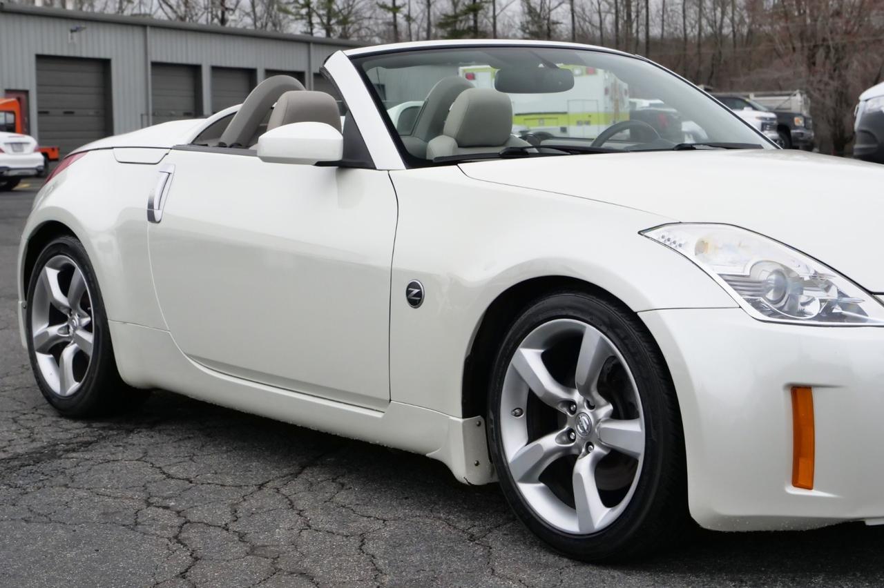 2007 Nissan 350Z Touring Roadster / Navigation / Heated Seats! Lincolnton NC