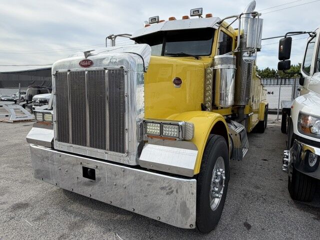 2007 Peterbilt 378 Extended Cab 35-Ton Miller Vulcan V70 Heavy Duty Wrecker Truck