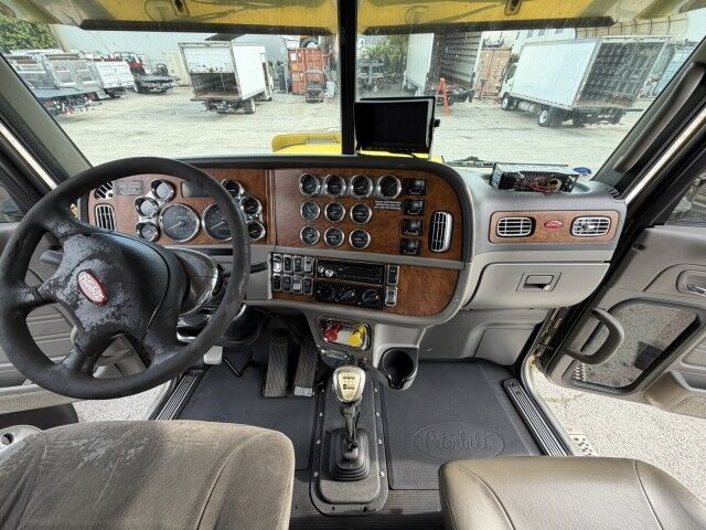 2007 Peterbilt 378 Extended Cab 35-Ton Miller Vulcan V70 Heavy Duty Wrecker Truck Miami FL