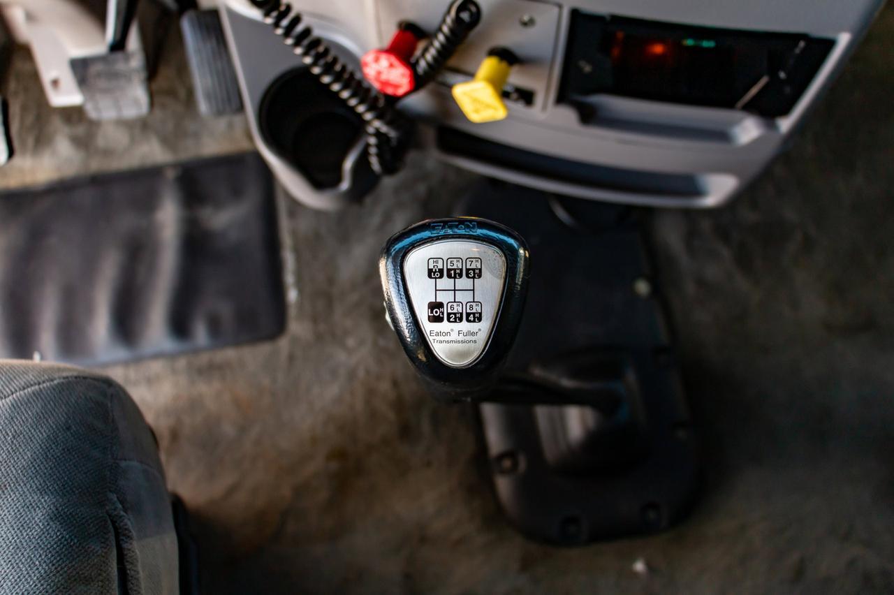 2007 Peterbilt 387 Tractor Sleeper Red Deer AB