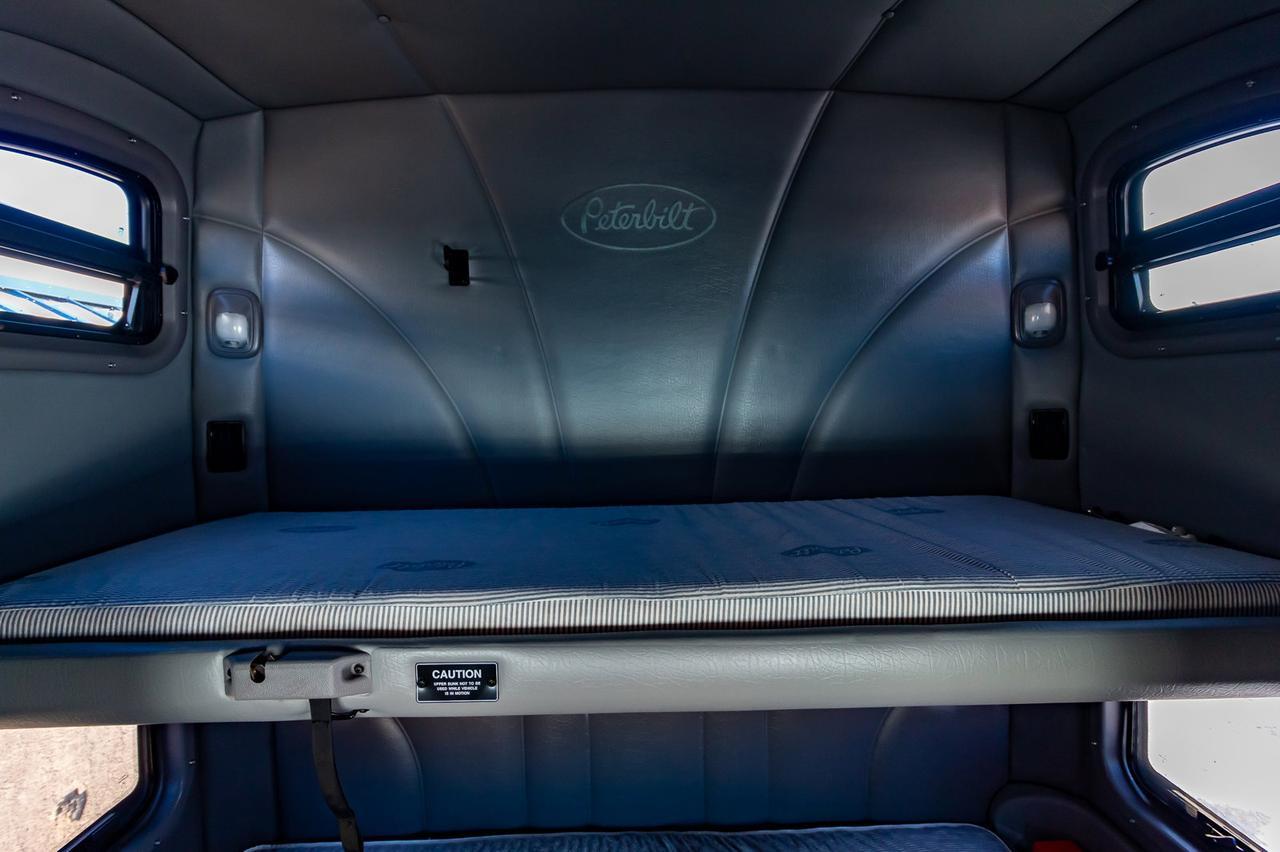 2007 Peterbilt 387 Tractor Sleeper Red Deer AB