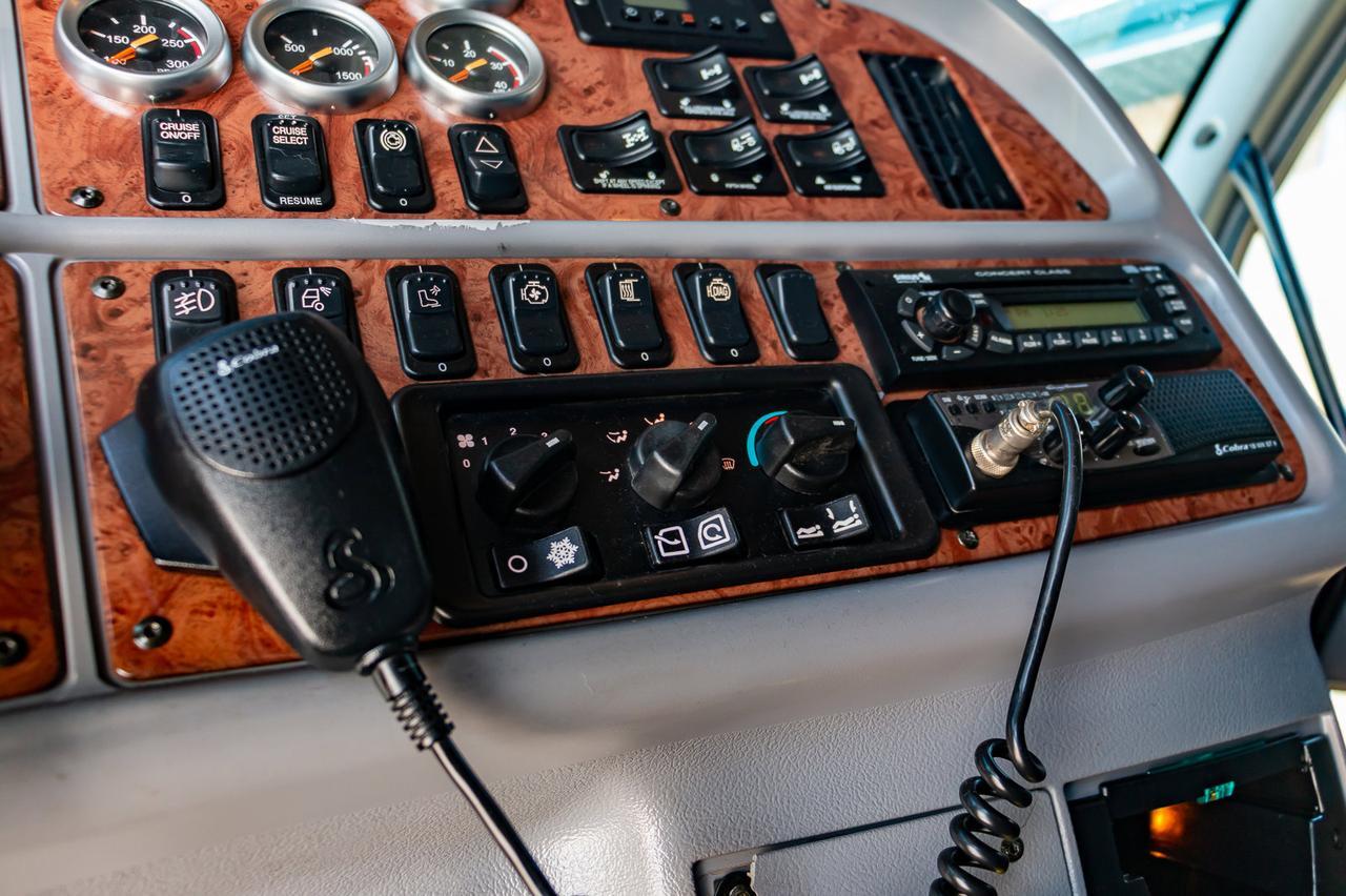 2007 Peterbilt 387 Tractor Sleeper Red Deer AB