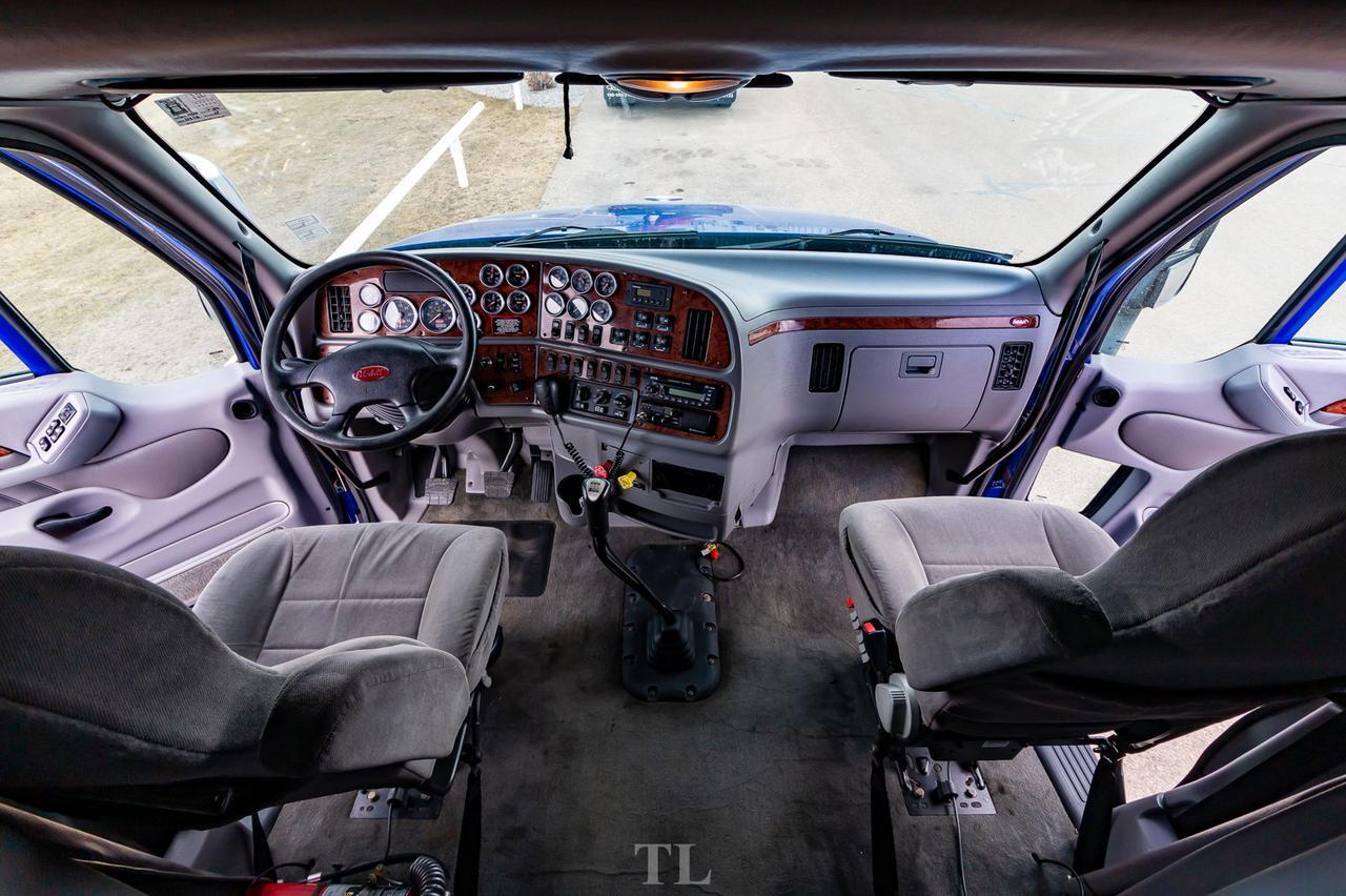 2007 Peterbilt 387 Tractor Sleeper Red Deer AB