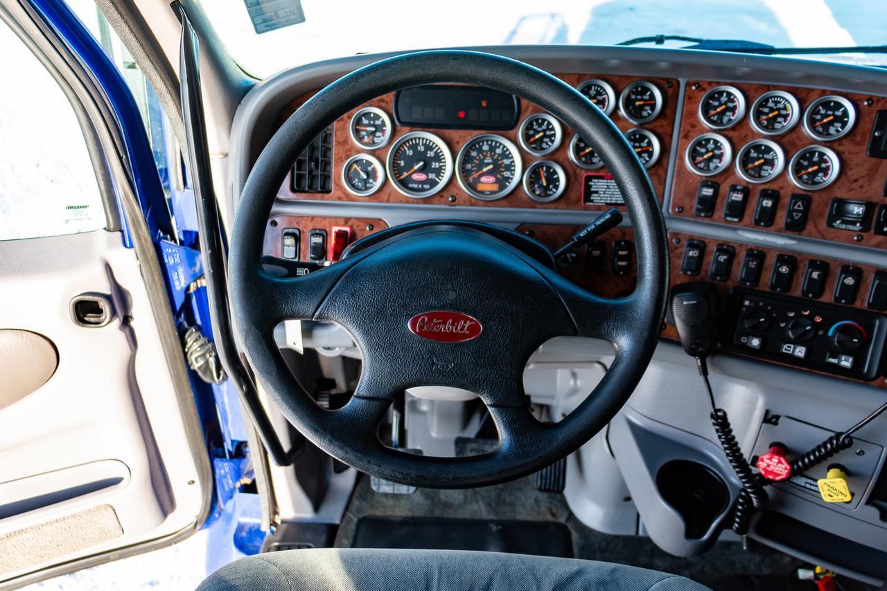 2007 Peterbilt 387 Tractor Sleeper Red Deer AB