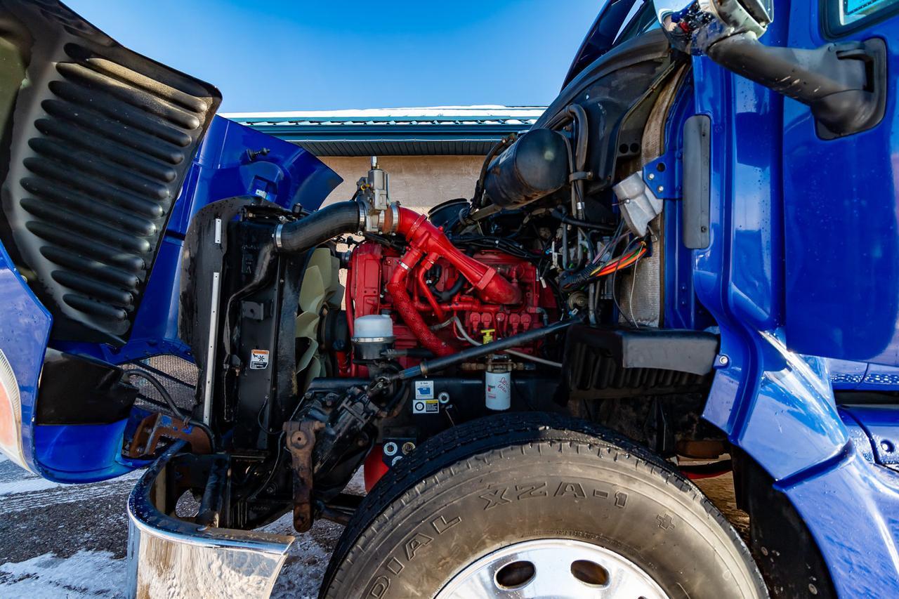 2007 Peterbilt 387 Tractor Sleeper Red Deer AB