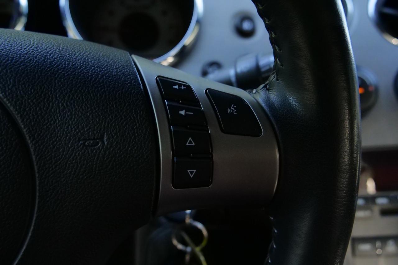 2007 Pontiac Solstice Convertible / Premium Package / Convenience Package! High Point NC
