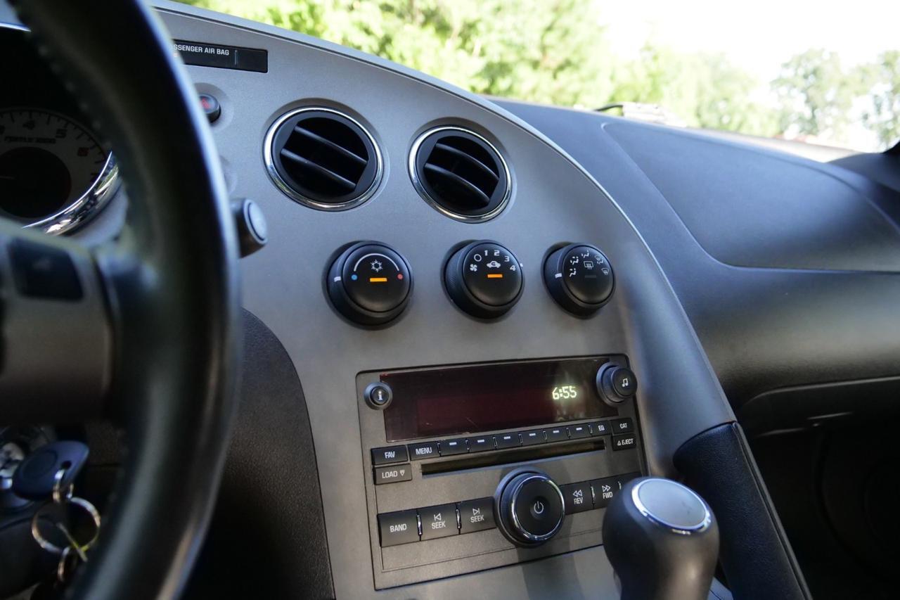 2007 Pontiac Solstice Convertible / Premium Package / Convenience Package! High Point NC