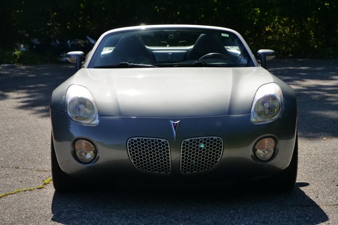 2007 Pontiac Solstice Convertible / Premium Package / Convenience Package! High Point NC