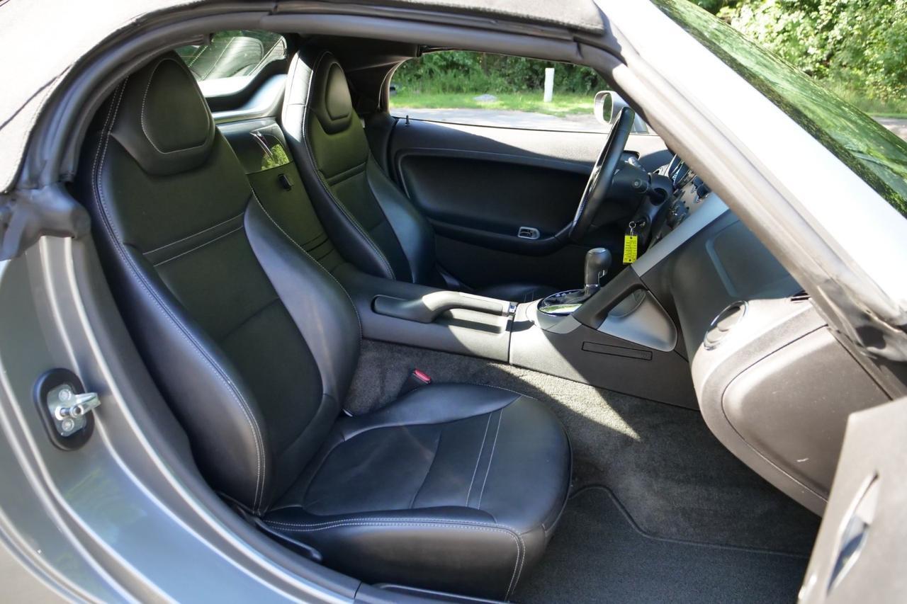 2007 Pontiac Solstice Convertible / Premium Package / Convenience Package! High Point NC