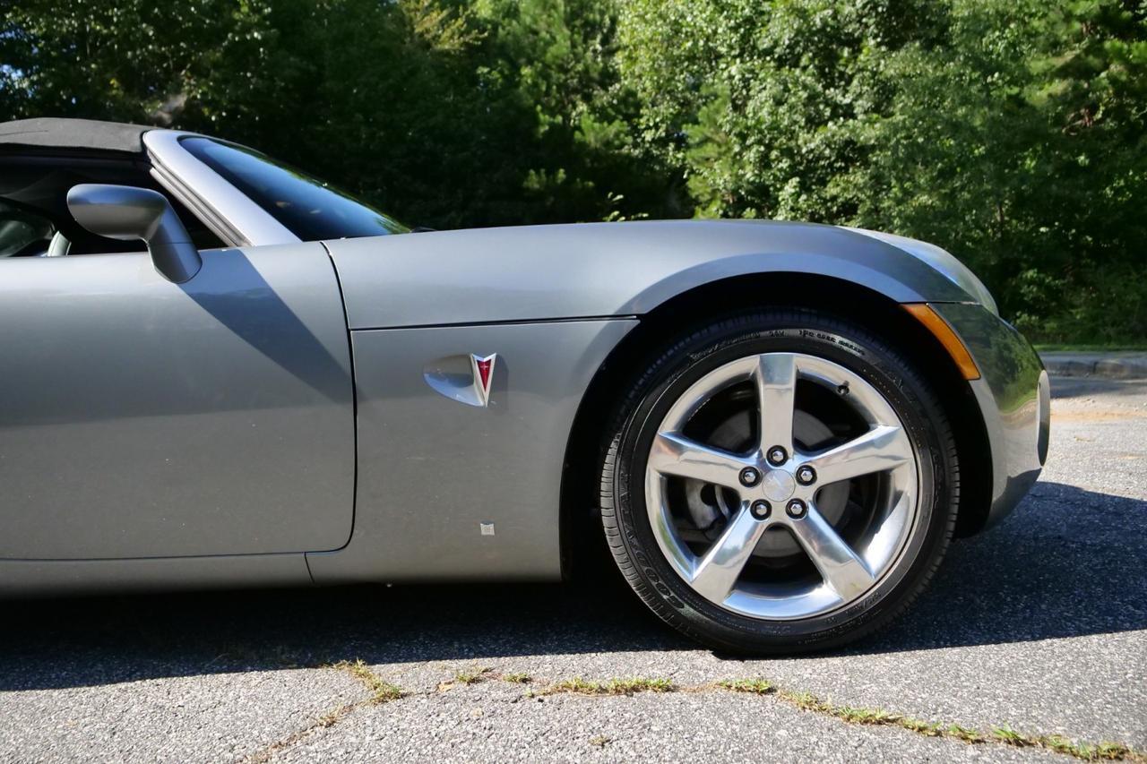 2007 Pontiac Solstice Convertible / Premium Package / Convenience Package! High Point NC