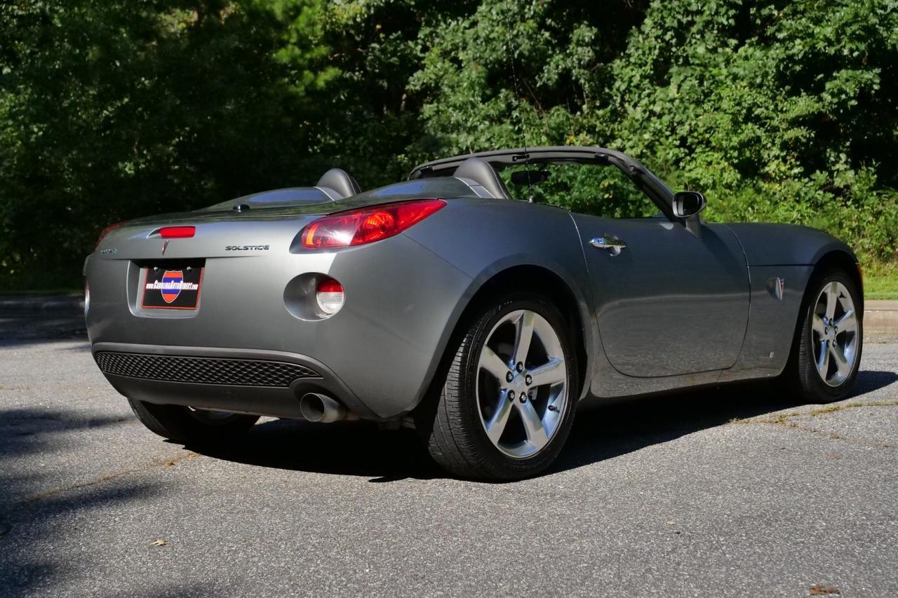 2007 Pontiac Solstice Convertible / Premium Package / Convenience Package! High Point NC