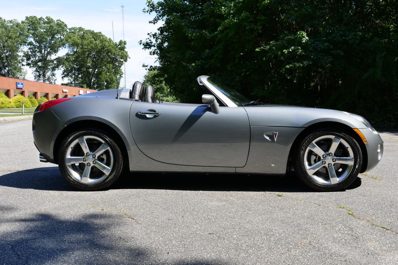 2007 Pontiac Solstice Convertible / Premium Package / Convenience Package! Lincolnton NC