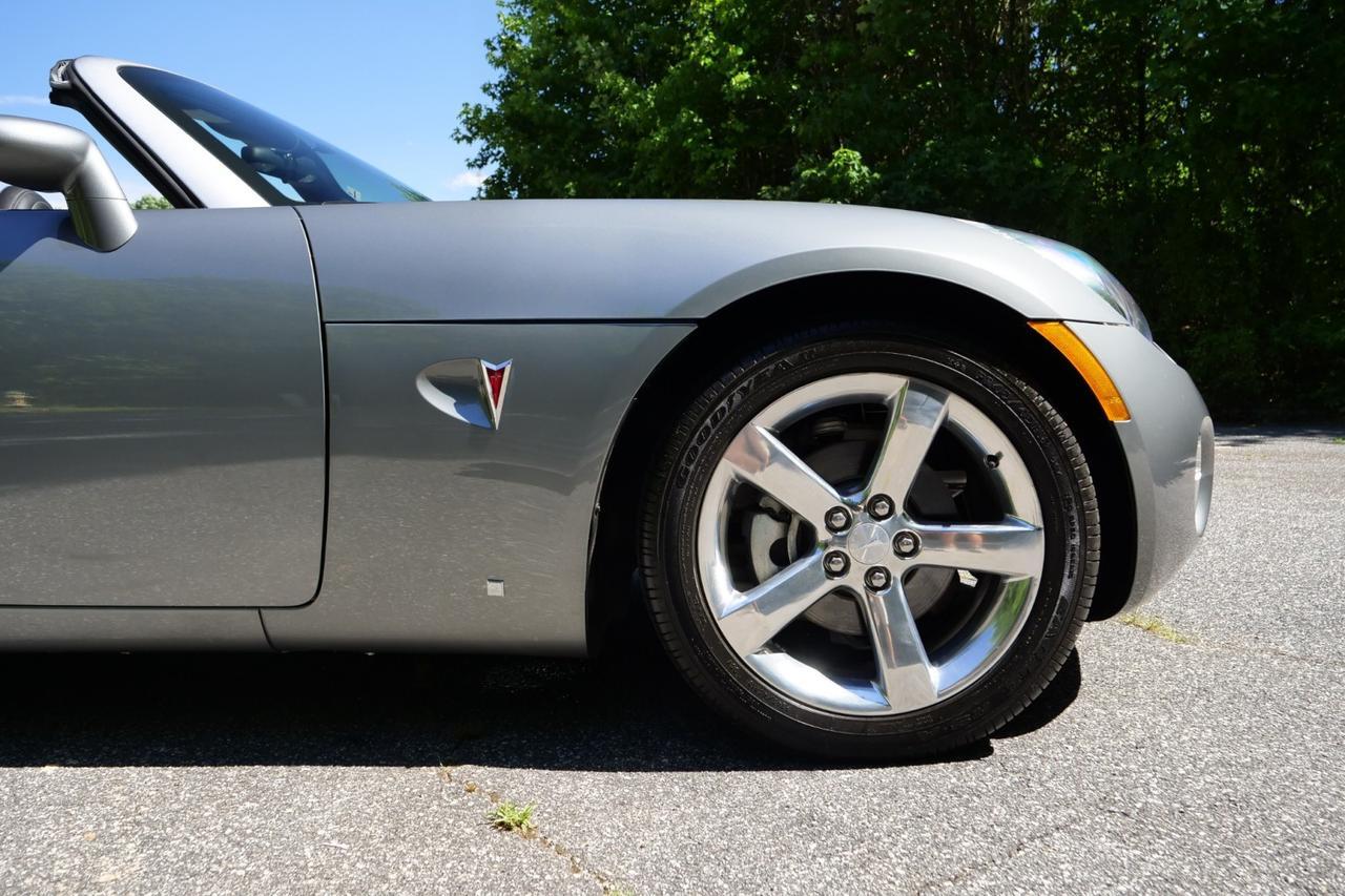 2007 Pontiac Solstice Convertible / Premium Package / Convenience Package! Lincolnton NC