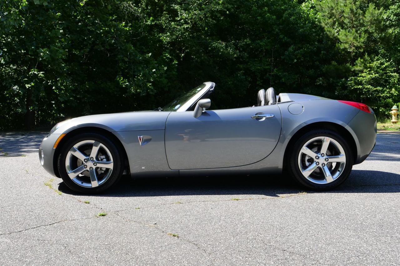 2007 Pontiac Solstice Convertible / Premium Package / Convenience Package! Lincolnton NC