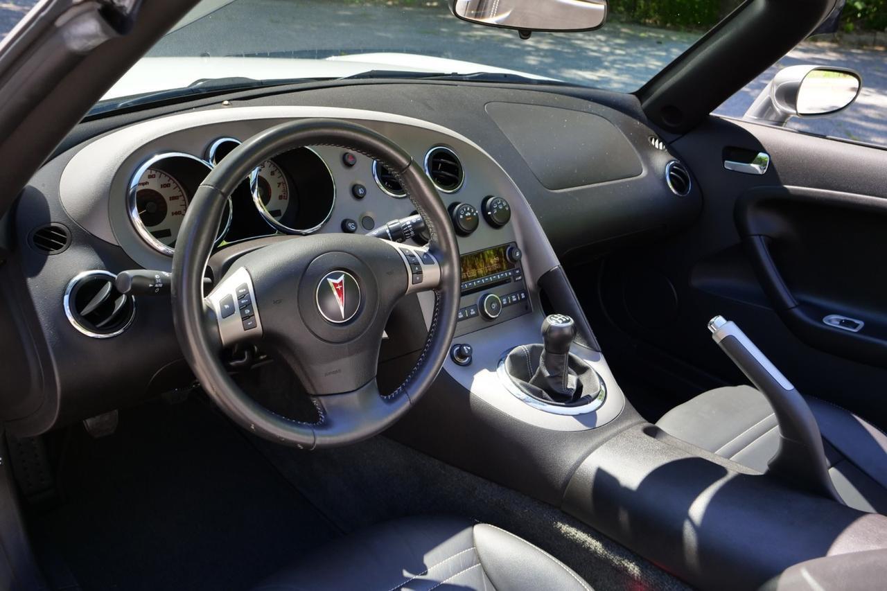 2007 Pontiac Solstice Convertible / Premium Package / Convenience Package! Lincolnton NC