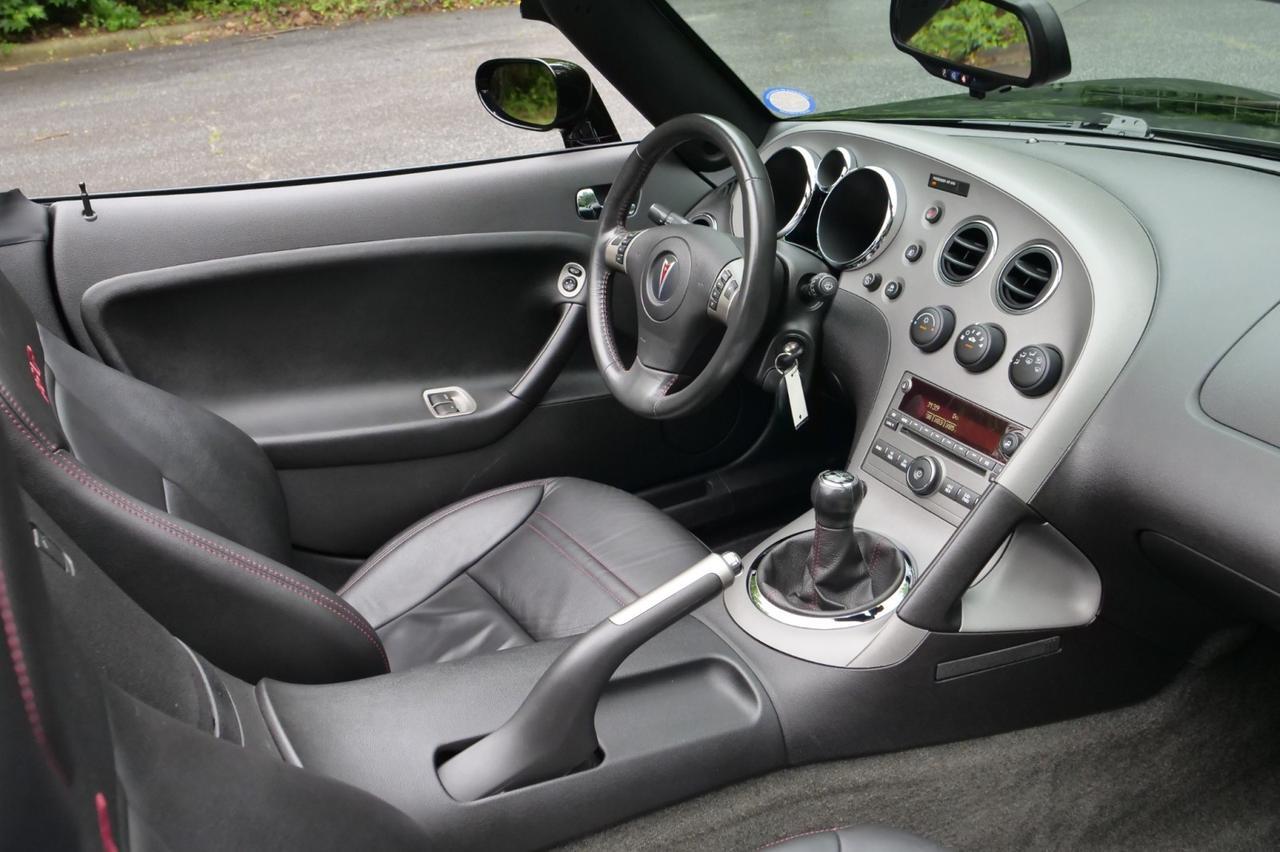 2007 Pontiac Solstice GXP Convertible / Premium Package / Manual! Lincolnton NC