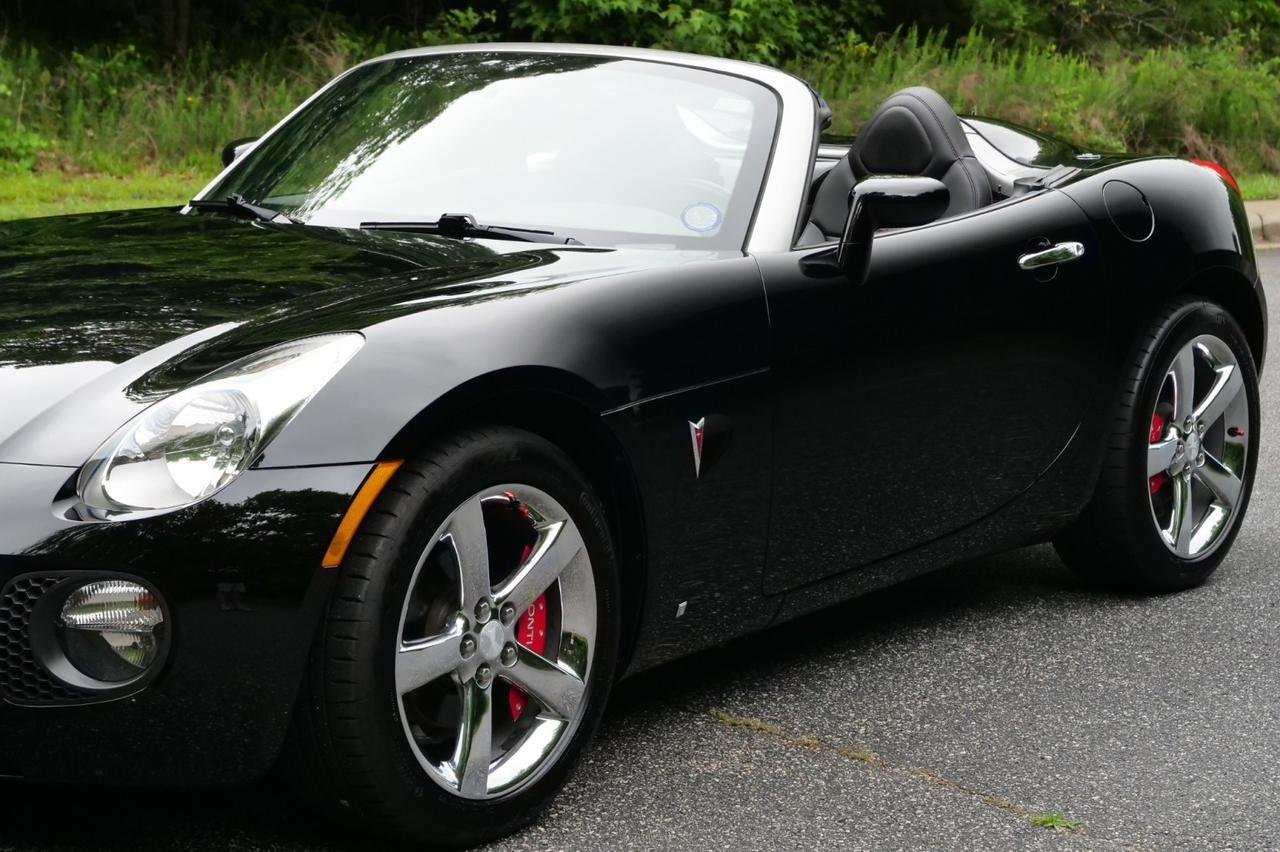 2007 Pontiac Solstice GXP Convertible / Premium Package / Manual! Lincolnton NC