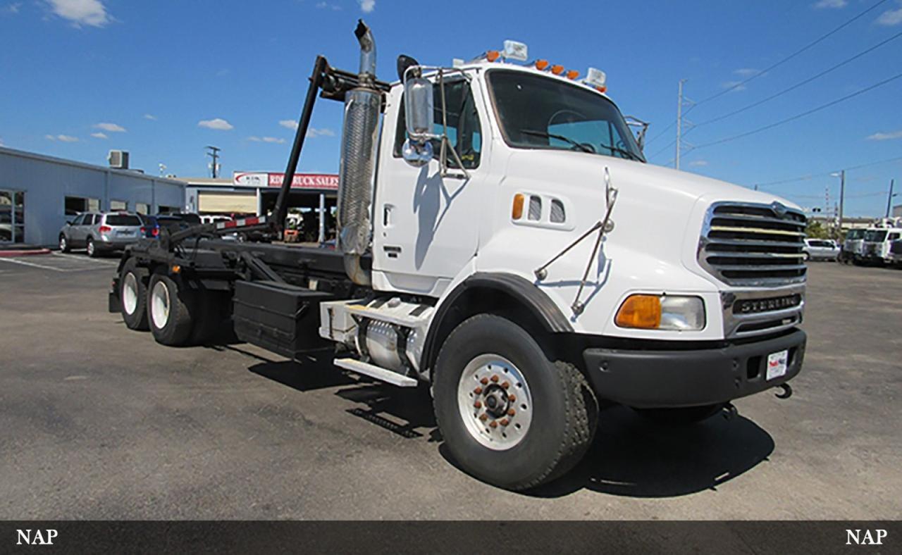 2007 Sterling LT9500 60,000 lb Galbreath Roll-Off Truck