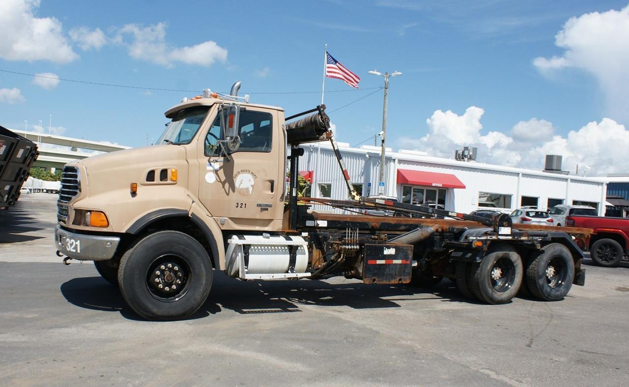 2007 Sterling LT9500 60,000 lb. Galbreath Roll-off Truck