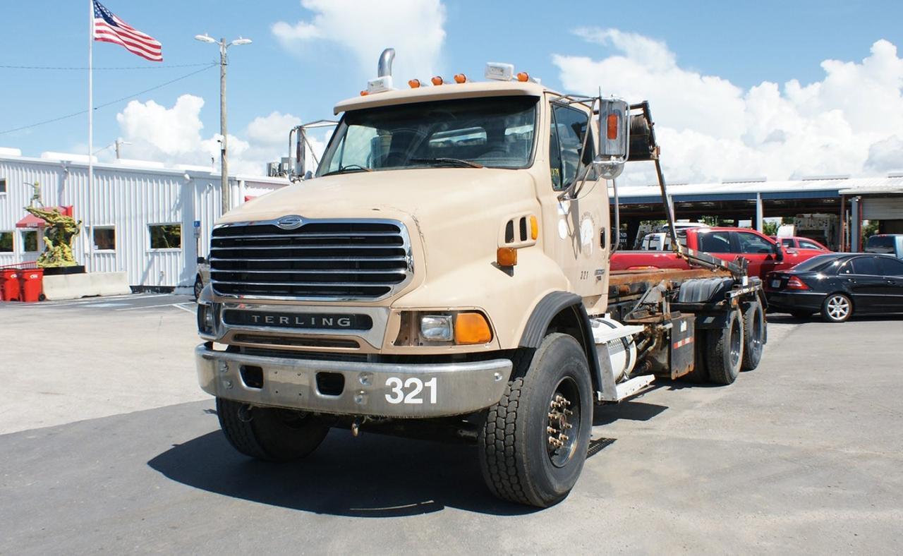 2007 Sterling LT9500 60,000 lb. Galbreath Roll-off Truck