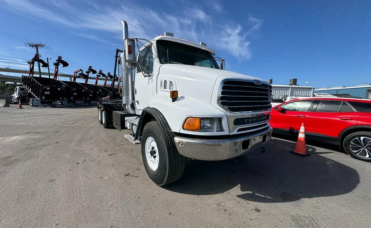 2007 Sterling LT9500 60,000 lb. Galbreath Roll-off Truck