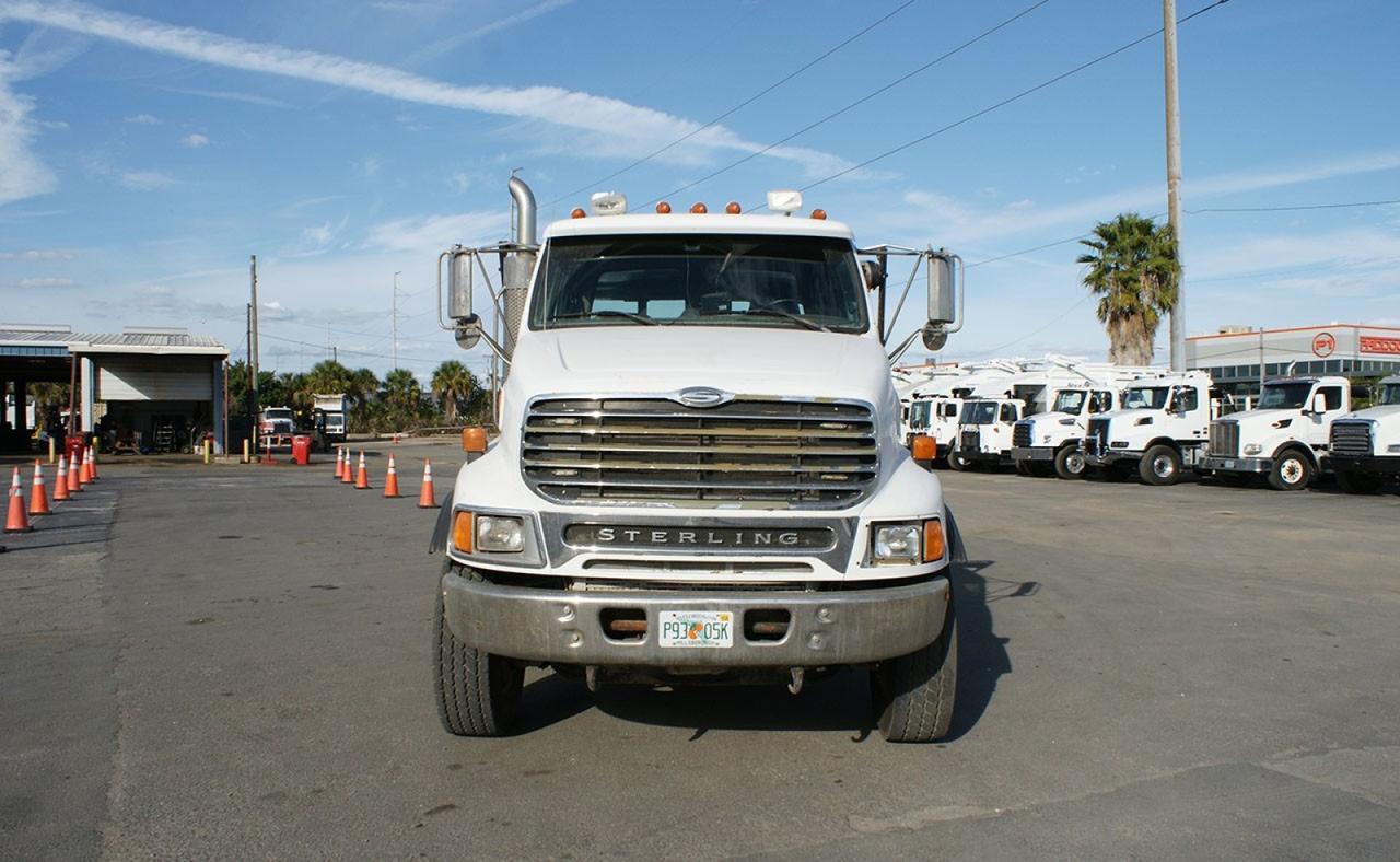 2007 Sterling LT9500 60,000 lb. Galbreath Roll-off Truck