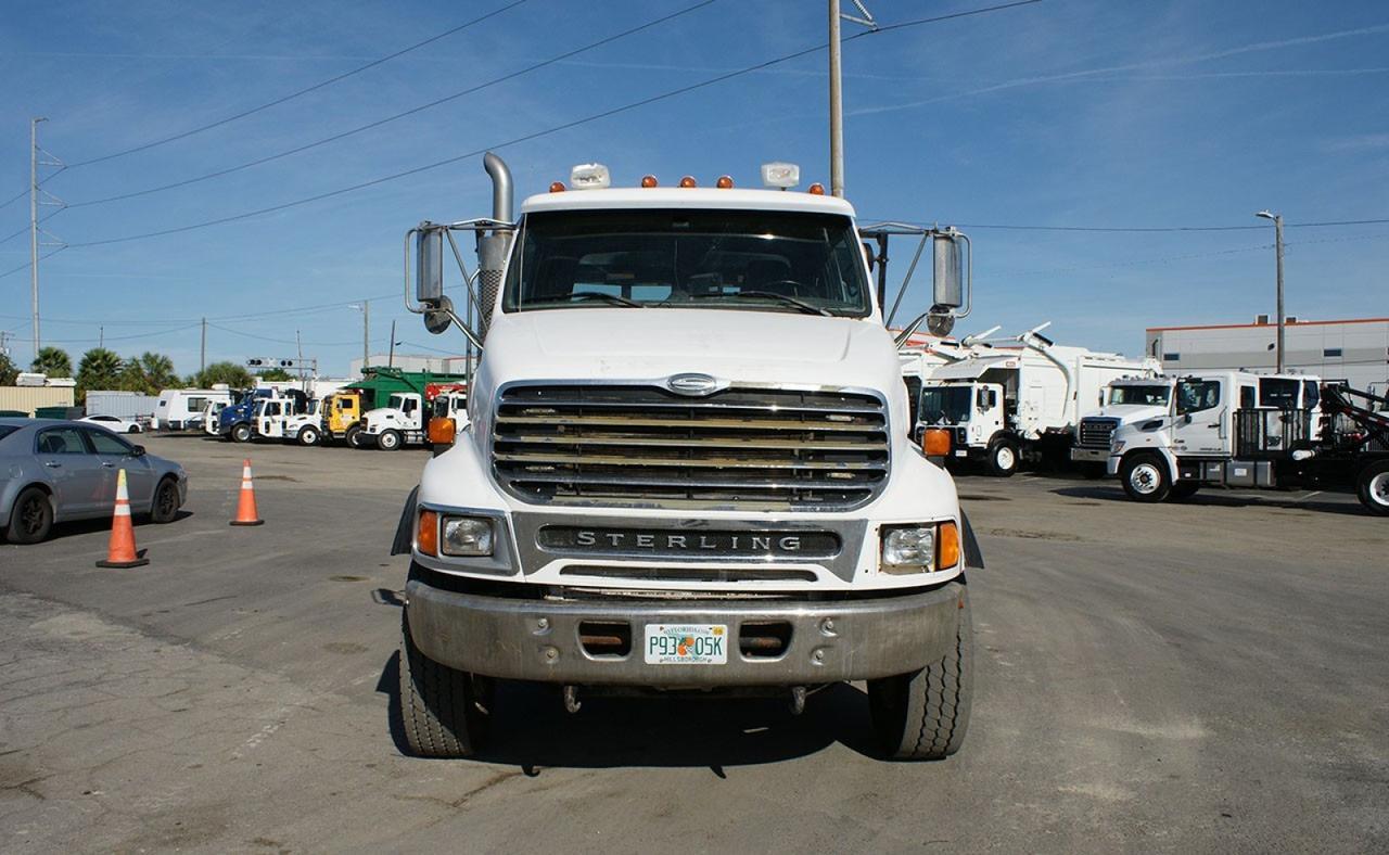 2007 Sterling LT9500 60,000 lb. Galbreath Roll-off Truck