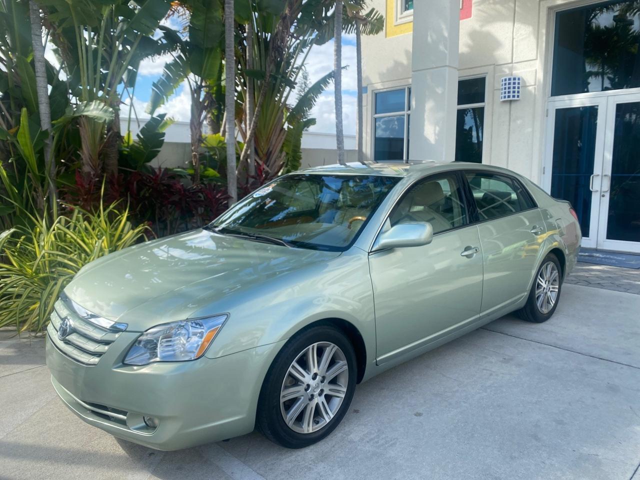 2007 Toyota Avalon Limited LOW MILES 28,392 1 OWNER Pompano Beach FL