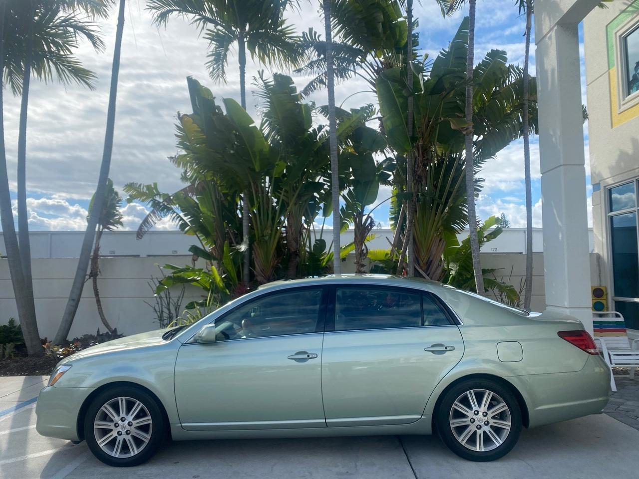 2007 Toyota Avalon Limited LOW MILES 28,392 1 OWNER Pompano Beach FL