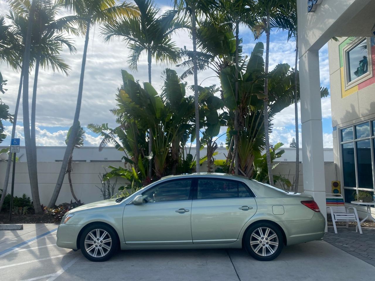 2007 Toyota Avalon Limited LOW MILES 28,392 1 OWNER Pompano Beach FL