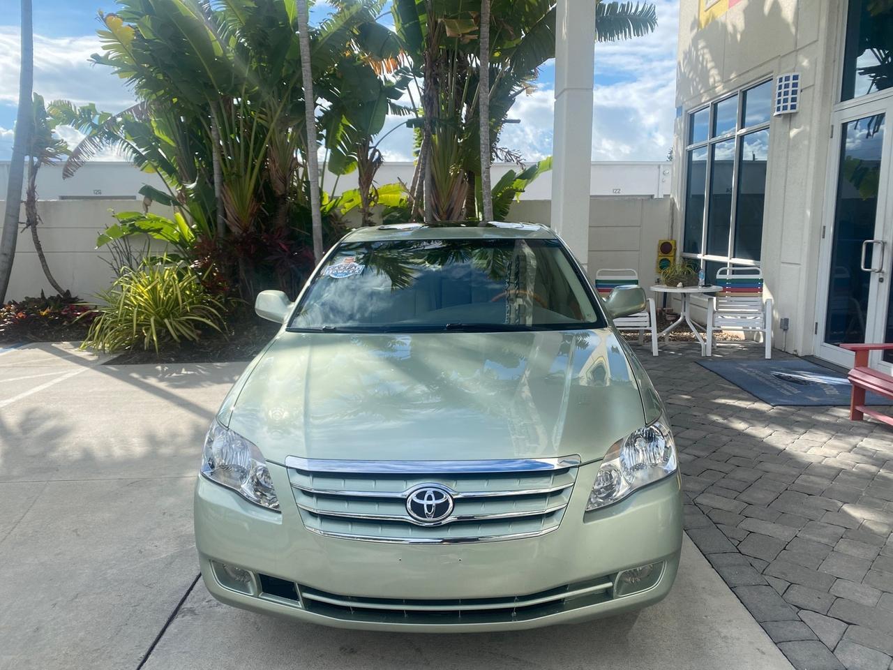 2007 Toyota Avalon Limited LOW MILES 28,392 1 OWNER Pompano Beach FL