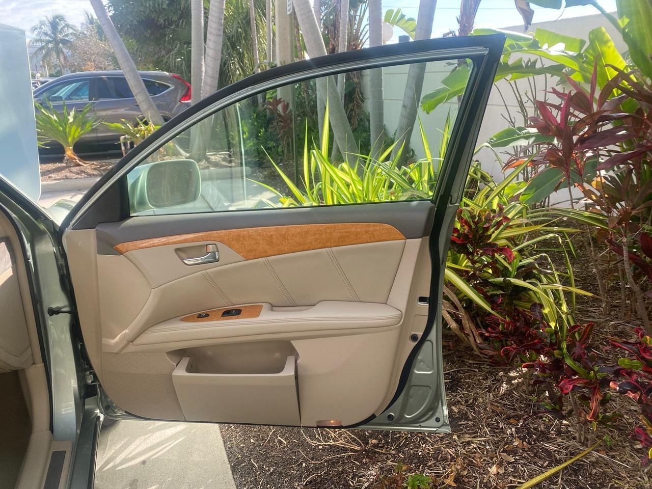 2007 Toyota Avalon Limited LOW MILES 28,392 1 OWNER Pompano Beach FL