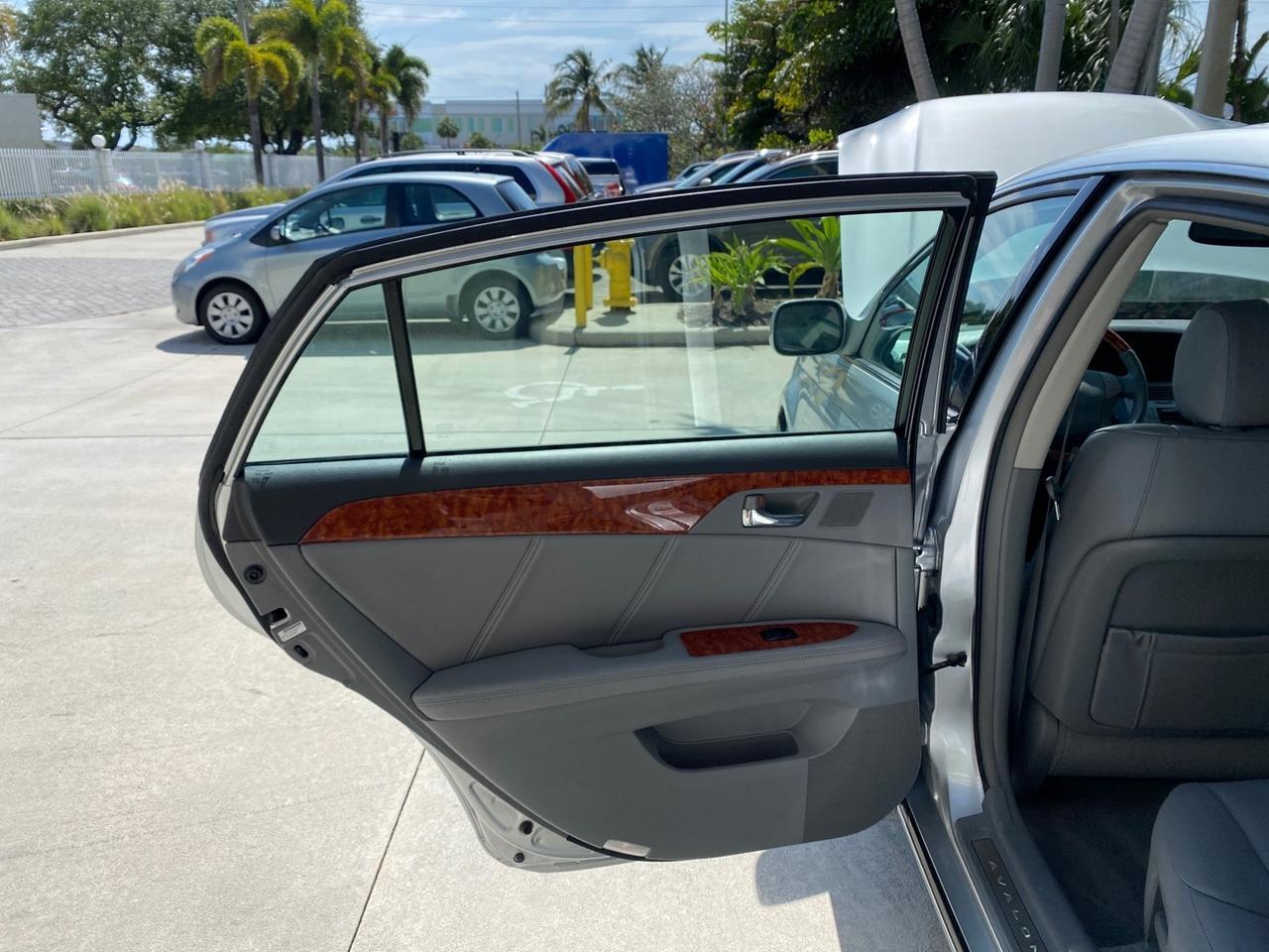 2007 Toyota Avalon SUNROOF Limited LOW MILES 48,568 Pompano Beach FL