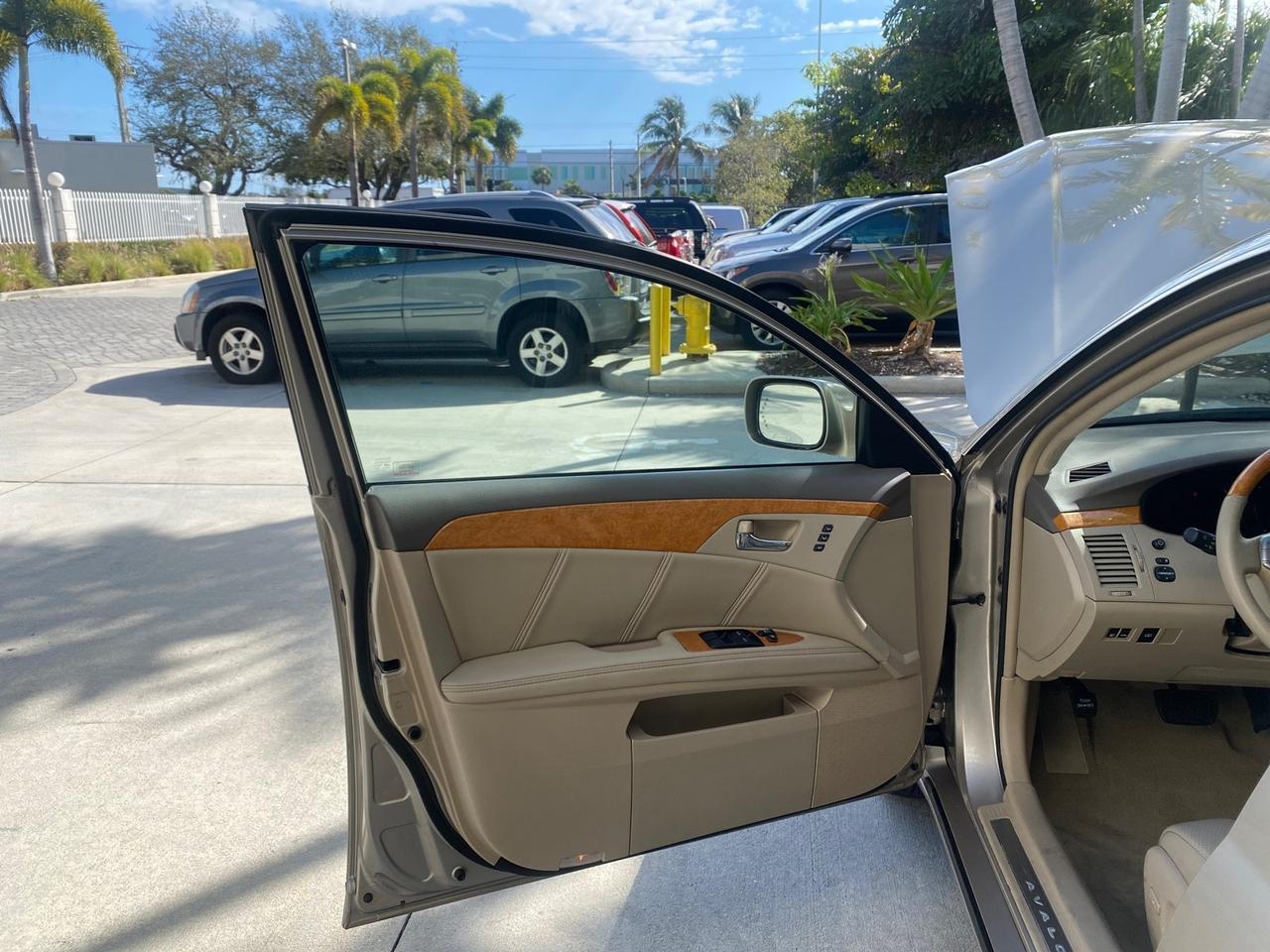 2007 Toyota Avalon XL Limited LOW MILES 73,237 Pompano Beach FL