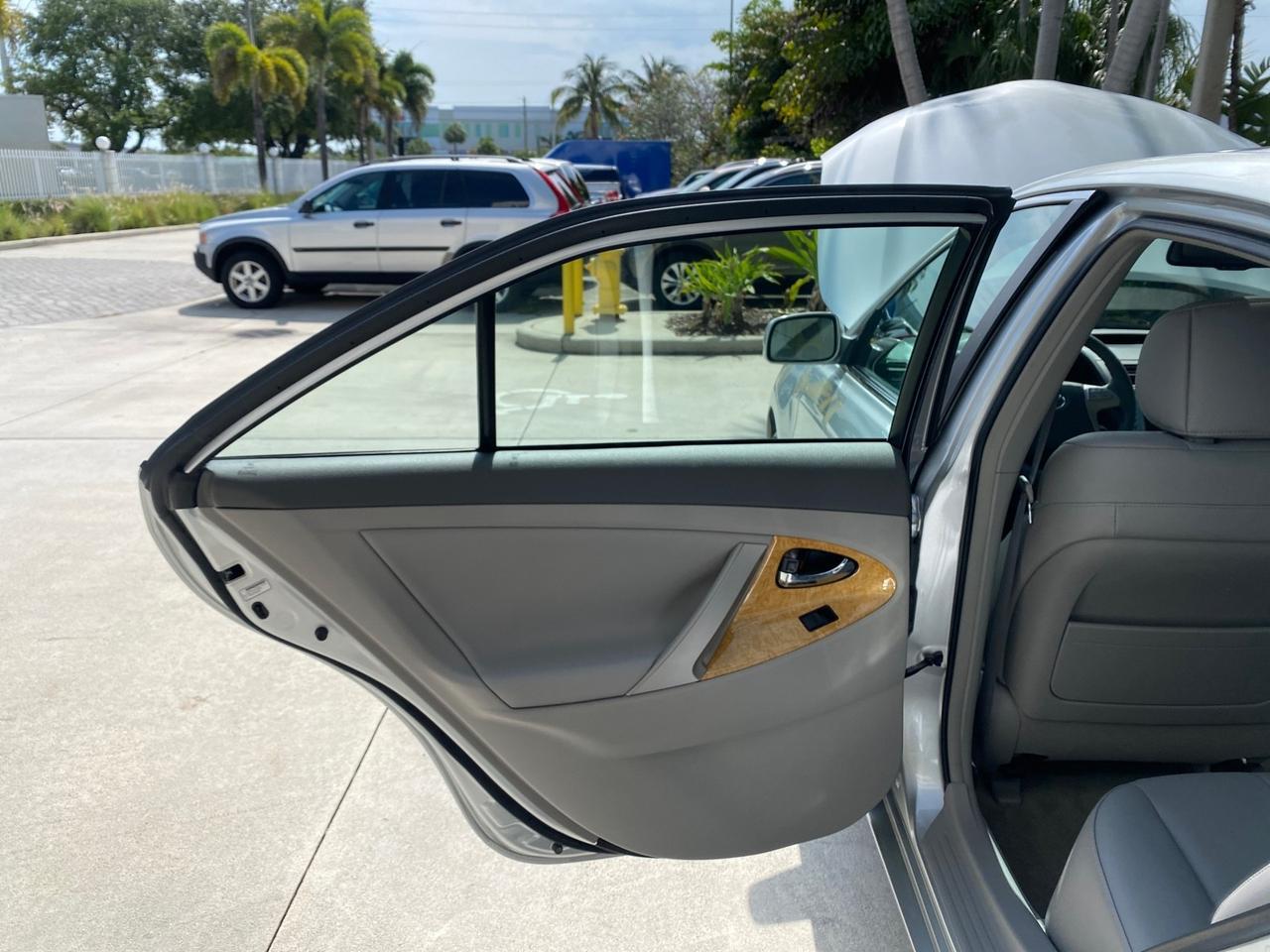 2007 Toyota Camry XLE LOW MILES 15,752 1 OWNER Pompano Beach FL