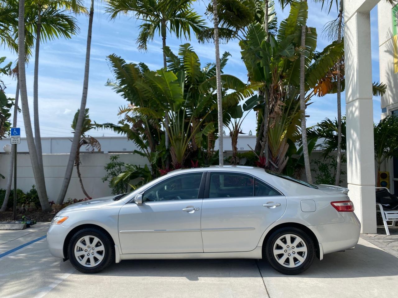 2007 Toyota Camry XLE LOW MILES 15,752 1 OWNER Pompano Beach FL