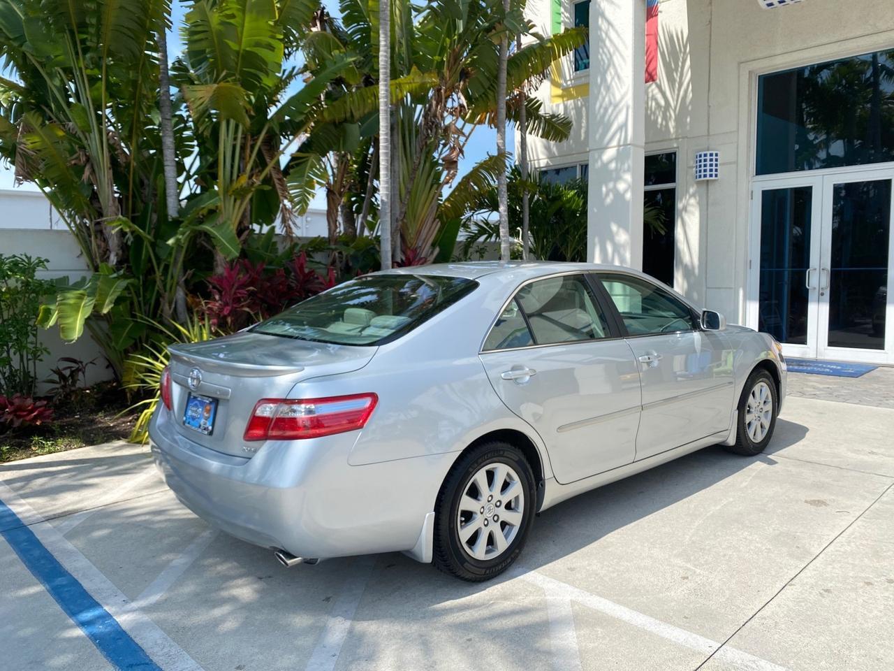 2007 Toyota Camry XLE LOW MILES 15,752 1 OWNER Pompano Beach FL
