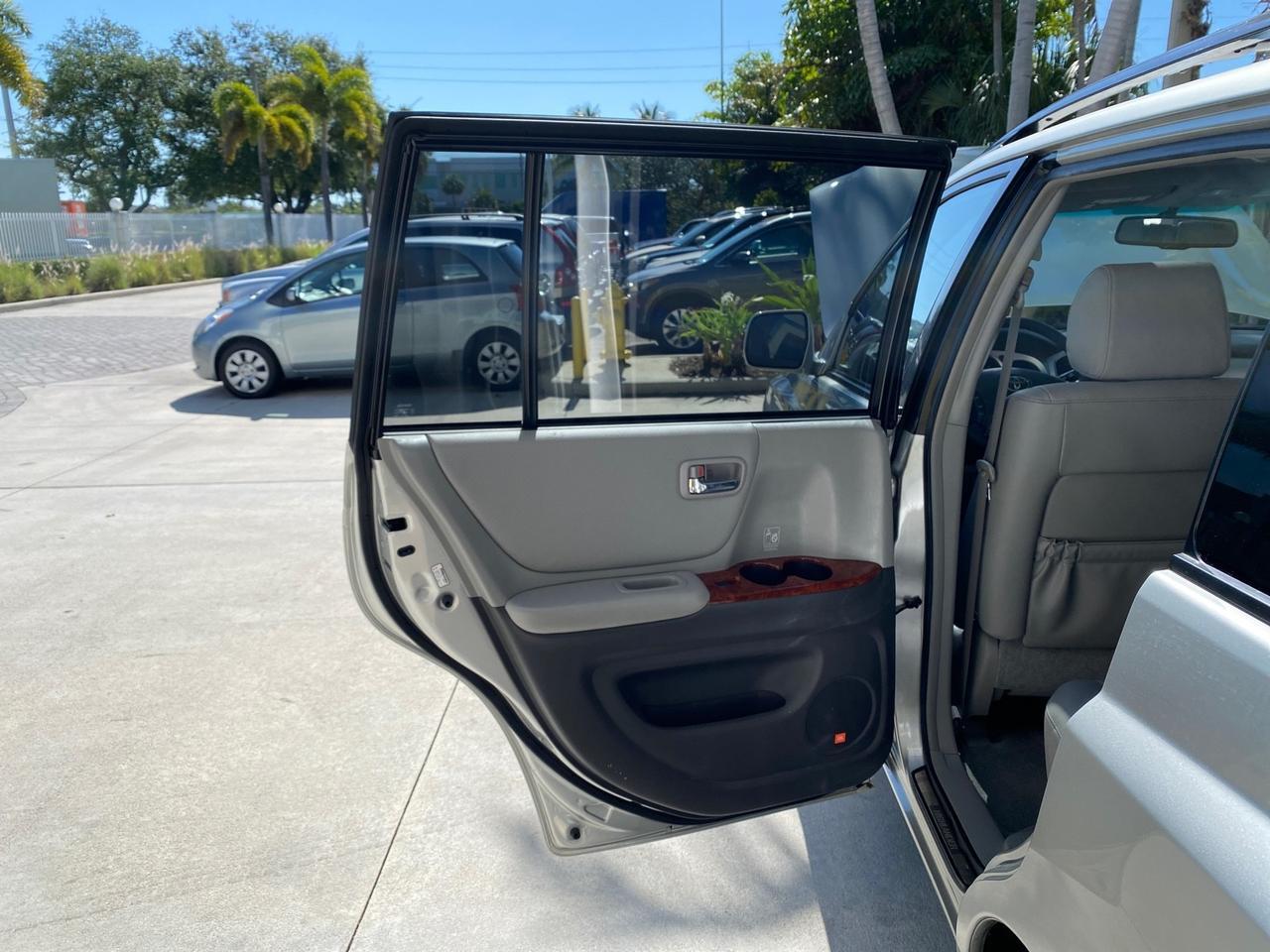 2007 Toyota Highlander Limited 4WD LOW MILES 47,399 1 OWNER Pompano Beach FL